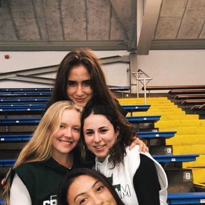 Meet your Posher, Abbie